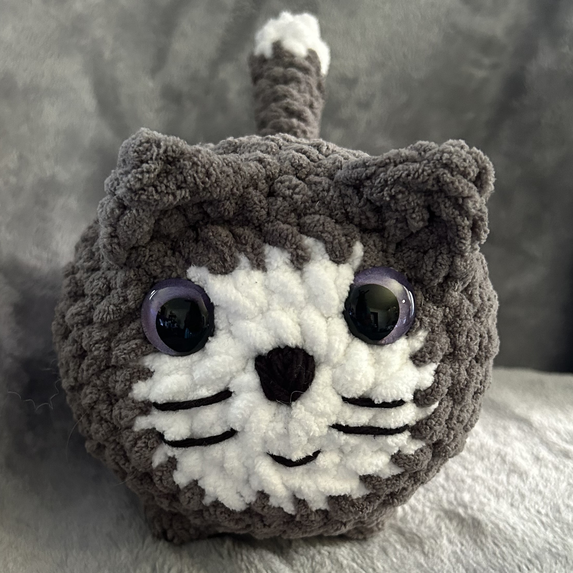 Loaf Kitten - gray/white